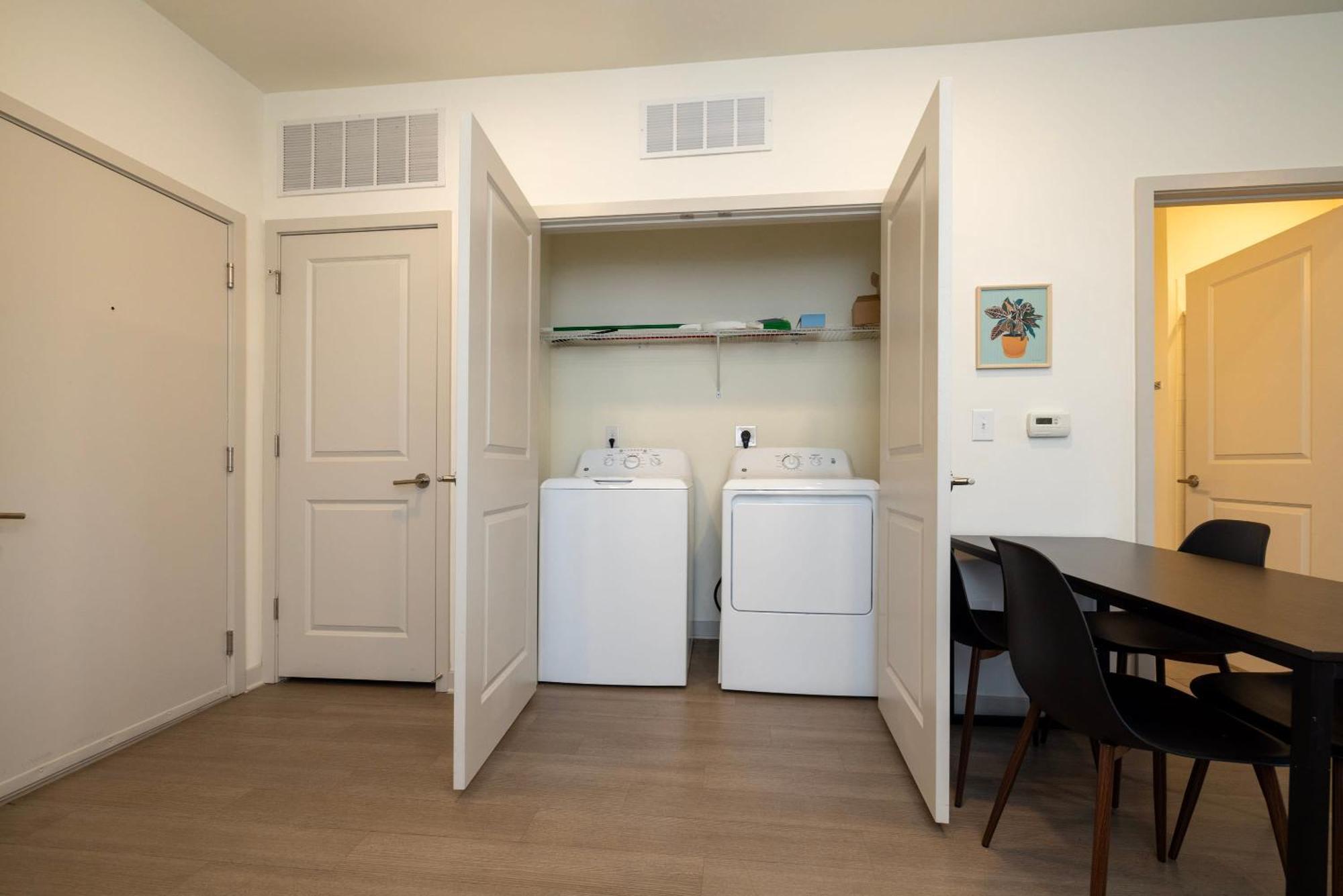 Modern Nulu 2Br Cozysuites 01 ルイスビル エクステリア 写真